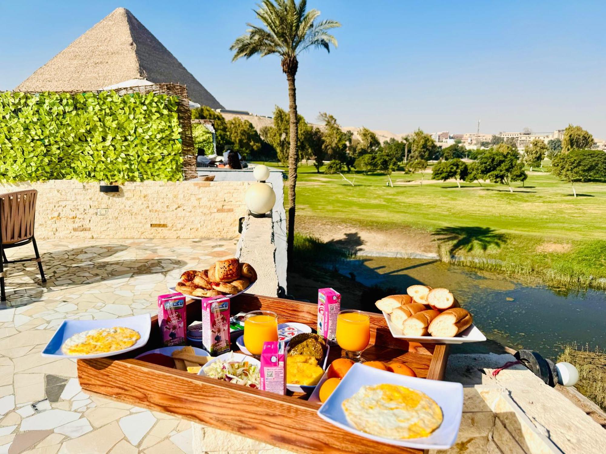 Golf Pyramids View Hotel Kafret el-Gabal Buitenkant foto